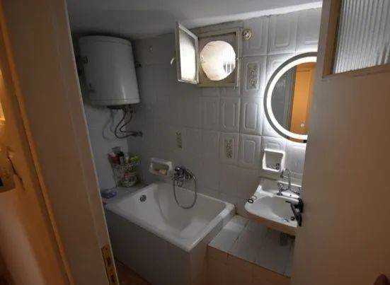 Μπάνιο Ημιυπόγειου διαμερίσματος