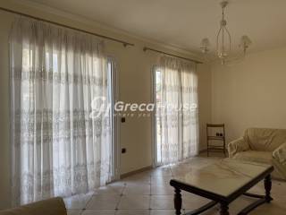 Monokatoikia pros polese Porto CHeli