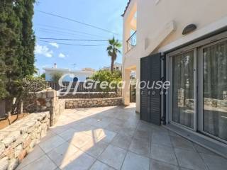 Monokatoikia pros polese Porto CHeli