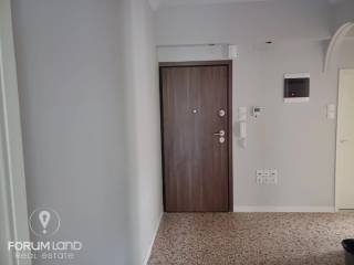 Forumland Real Estate, Είσοδος