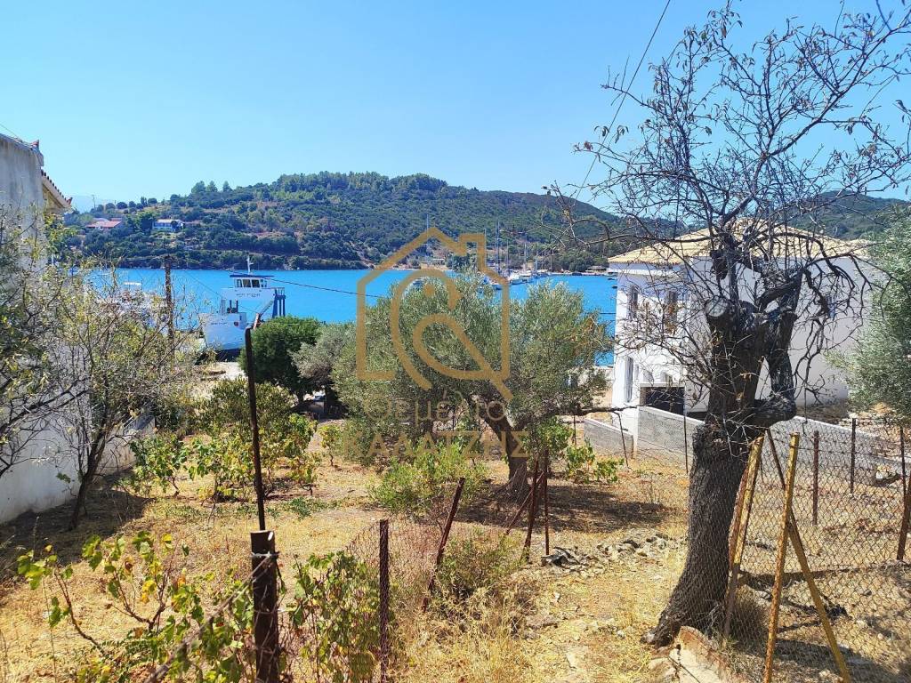 PARATHALASSIO OIKOPEDO 494 T.M.