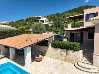 E kataplektike monokatoikia