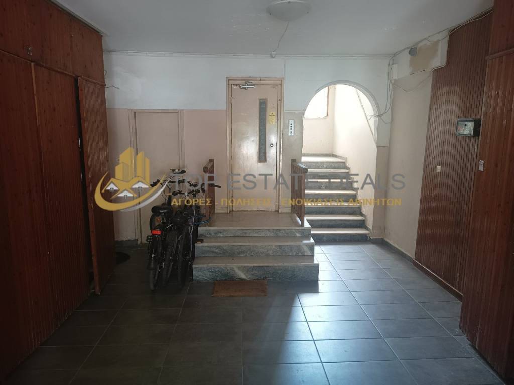 Eisodos polykatoikias -asanser