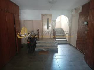 Eisodos polykatoikias -asanser