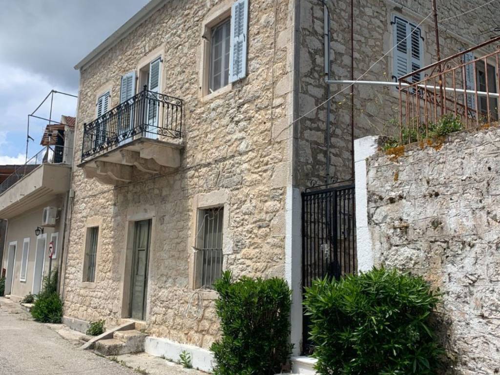 Road view of the house