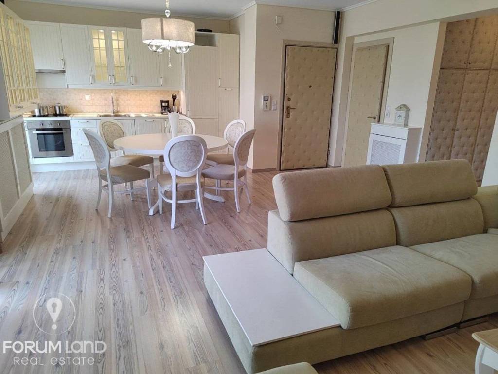 Forumland Real Estate, Σαλοκουζίνα