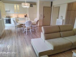 Forumland Real Estate, Σαλοκουζίνα