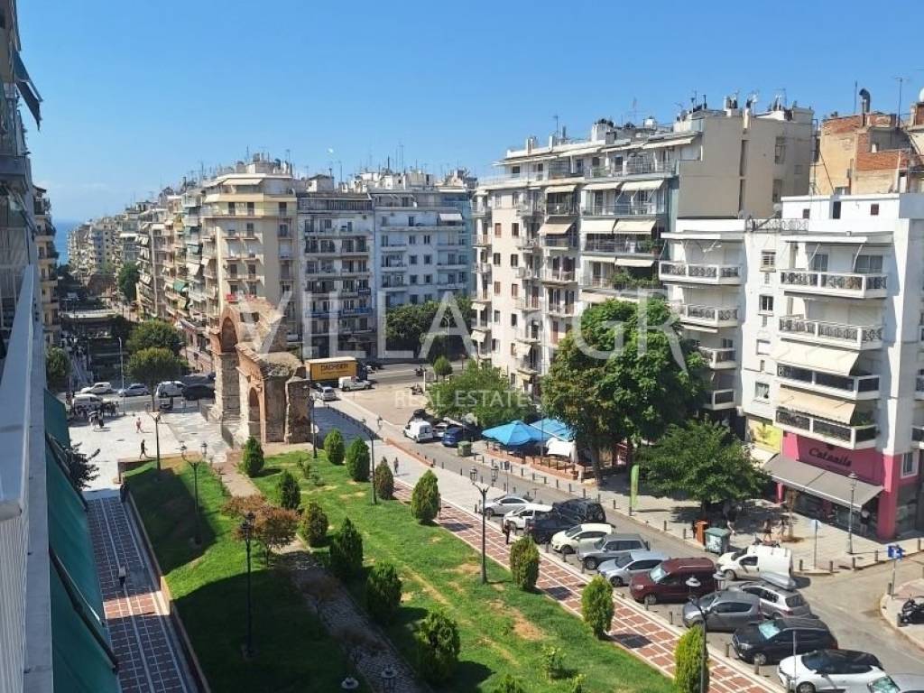 Θέα από μπαλκόνι