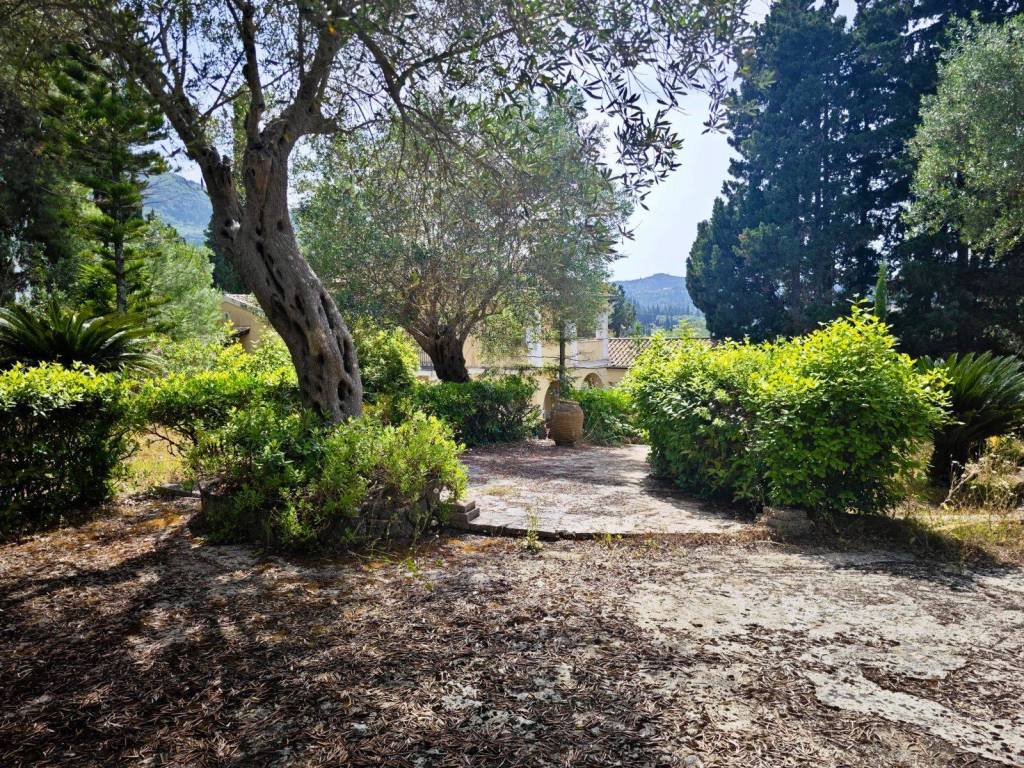 achilleio_residential_villa_for_sale