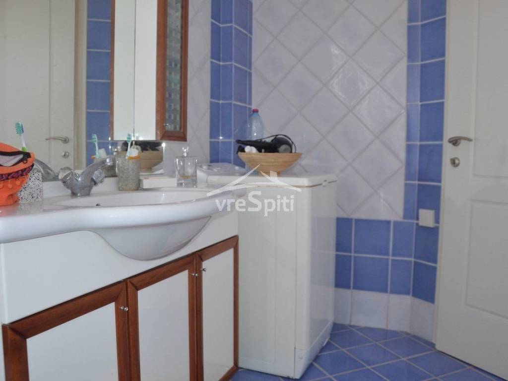 ΚΥΡΙΩΣ ΜΠΑΝΙΟ