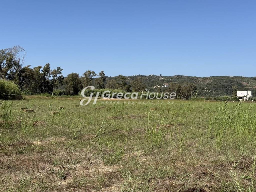 Oikodomesimo parathalassio oikopedo Pylos Gialoba pros polese