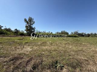 Oikodomesimo parathalassio oikopedo Pylos Gialoba pros polese