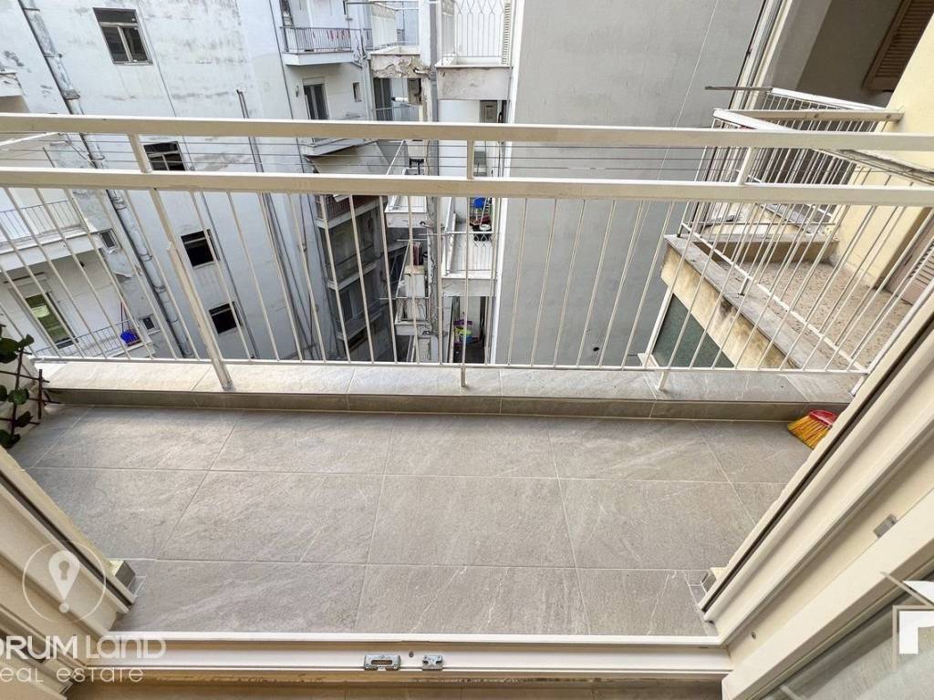 Forumland Real Estate, Βεράντες