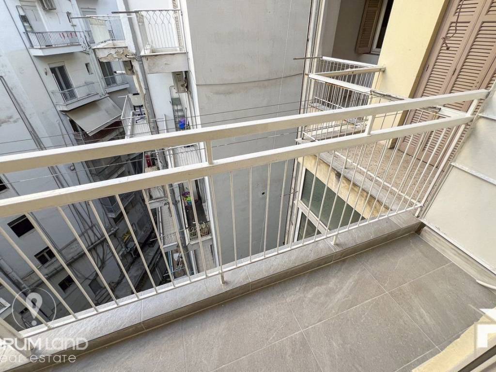 Forumland Real Estate, Βεράντες