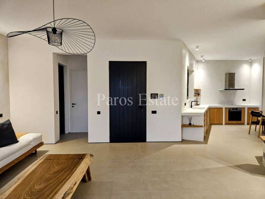 Σαλοκουζίνα με τραπεζαρία