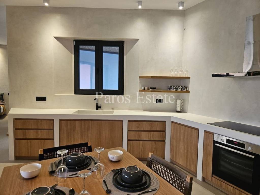 Σαλοκουζίνα με τραπεζαρία