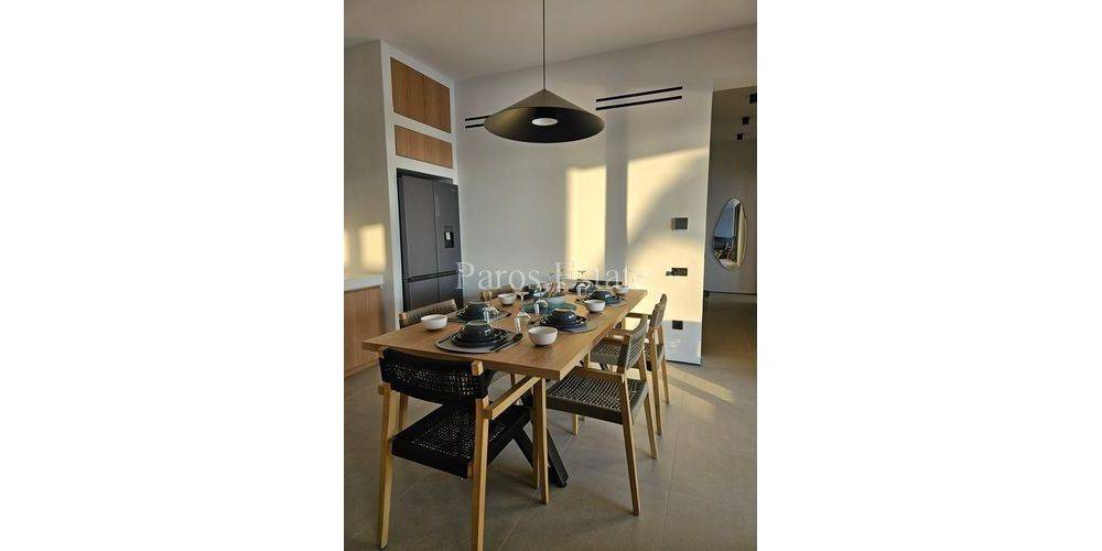 Σαλοκουζίνα με τραπεζαρία