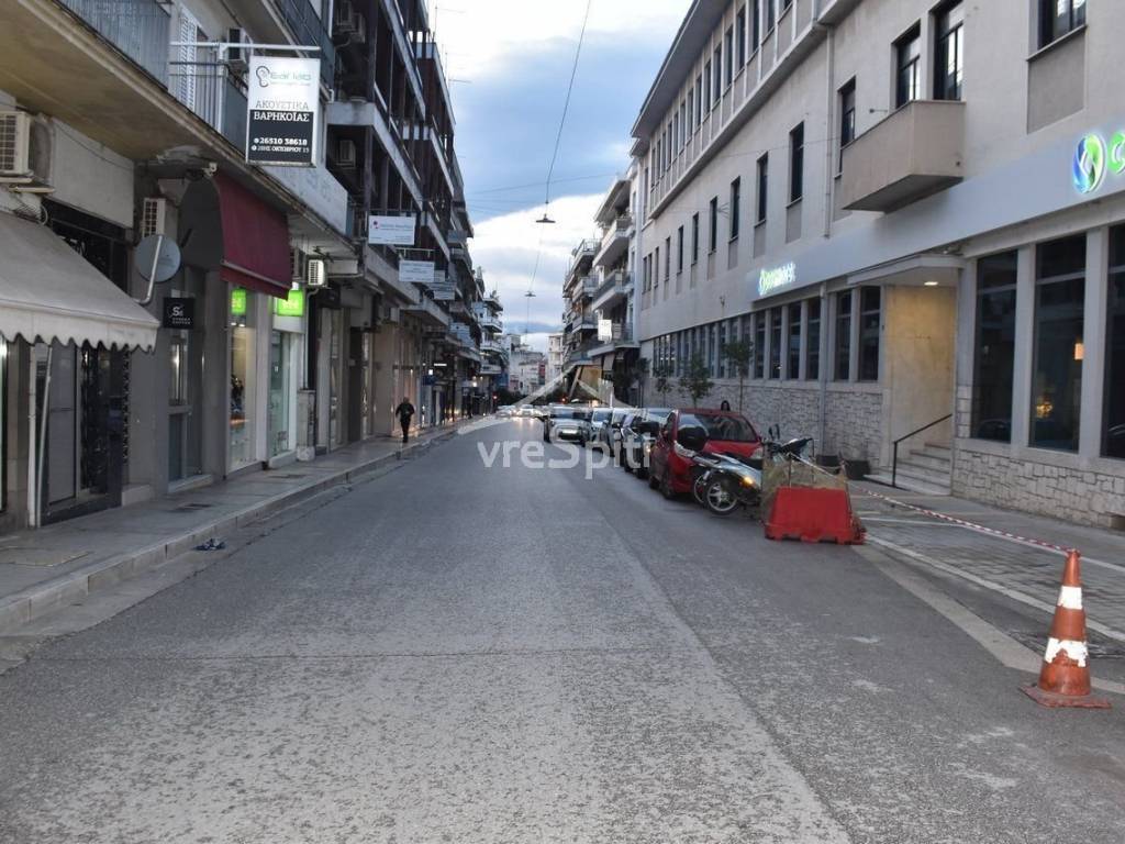 ΕΝΔΕΙΚΤΙΚΕΣ ΦΩΤΟΣ ΑΠΌ ΤΟΝ ΕΜΠΟΡΙΚΟ ΙΣΤΟ ΣΤΑ ΙΩΑΝΝΙΝΑ