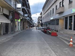 ΕΝΔΕΙΚΤΙΚΕΣ ΦΩΤΟΣ ΑΠΌ ΤΟΝ ΕΜΠΟΡΙΚΟ ΙΣΤΟ ΣΤΑ ΙΩΑΝΝΙΝΑ