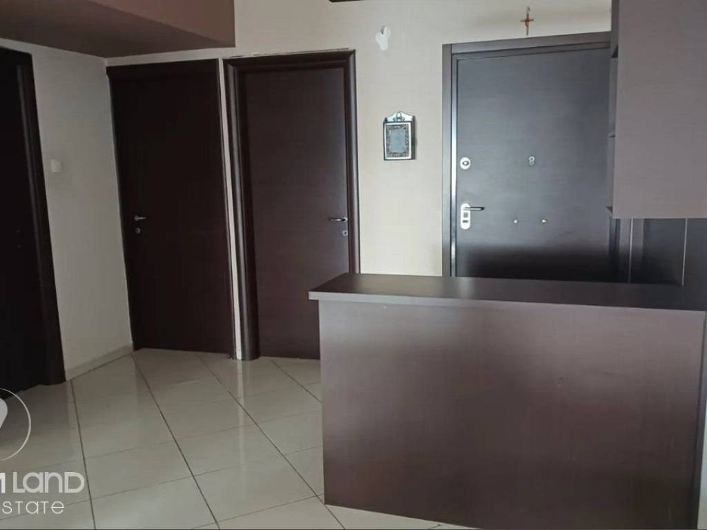 Forumland Real Estate, Είσοδος