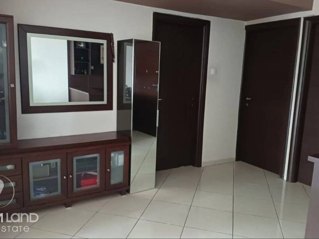 Forumland Real Estate, Είσοδος