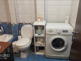 Forumland Real Estate, Μπάνιο