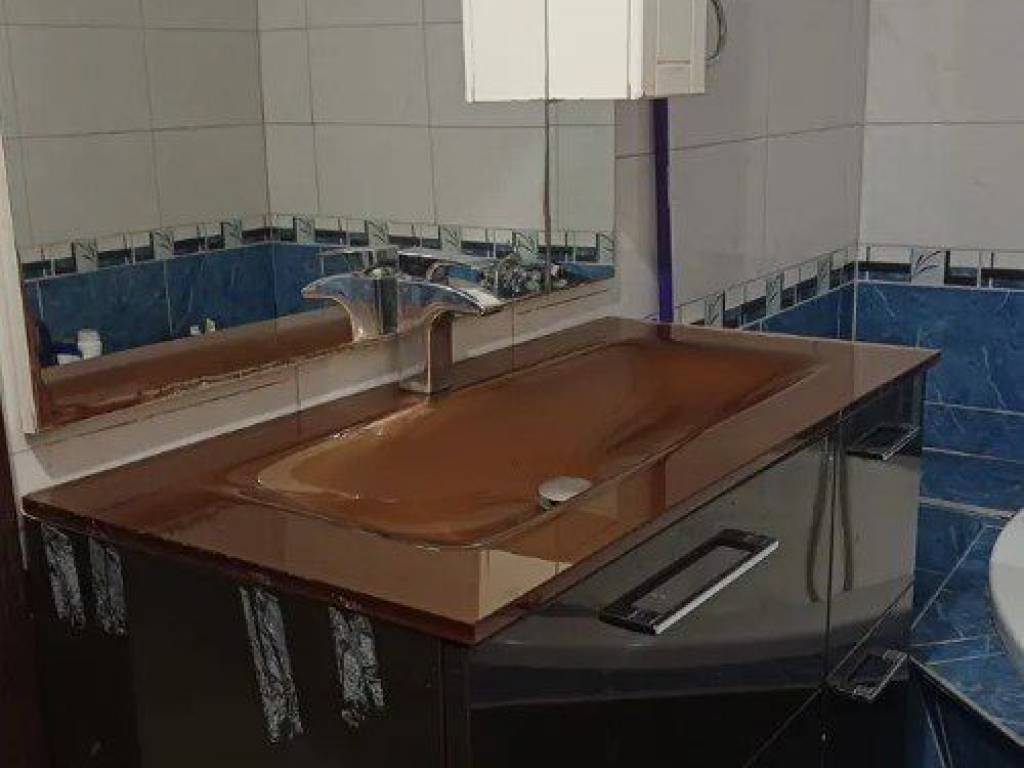 Forumland Real Estate, Μπάνιο