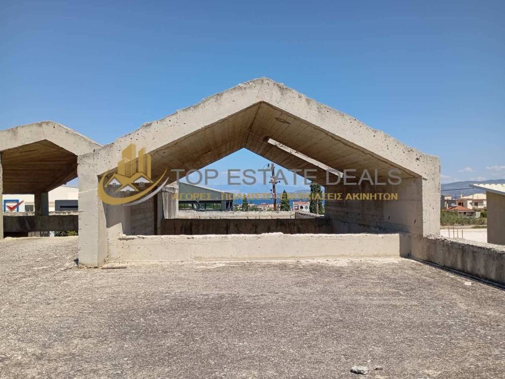 Αποψη σοφιτών του 1ο όροφου στην ταράτσα