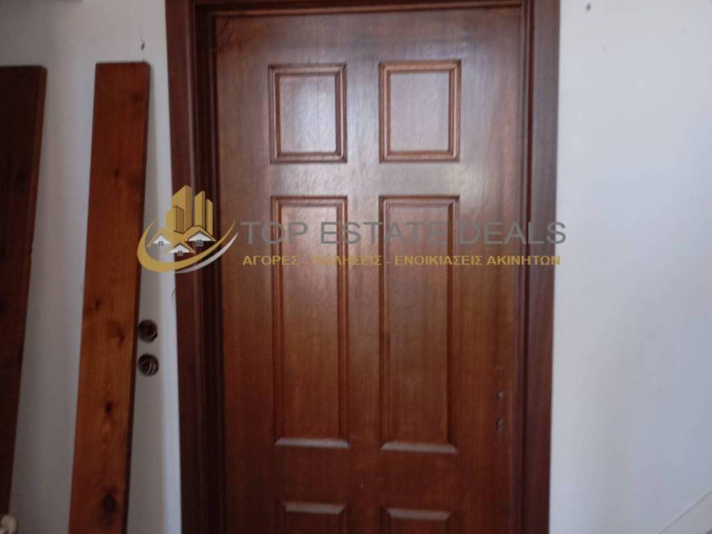 πόρτα 1ο ισόγειο κατάστημα