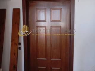 πόρτα 1ο ισόγειο κατάστημα