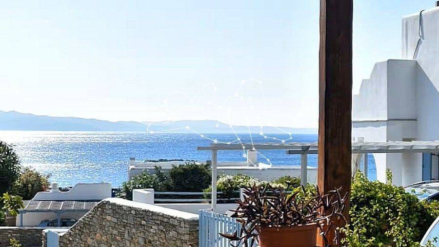 Η θέα από την κεντρική βεράντα της εισόδου