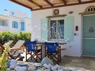 Η κεντρική βεράντα της εισόδου