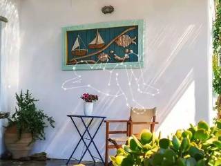 Λεπτομέρεια από την κεντρική βεράντα της εισόδου