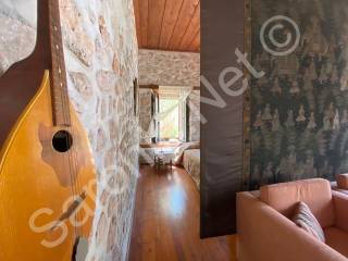 Top-level virani to master bed