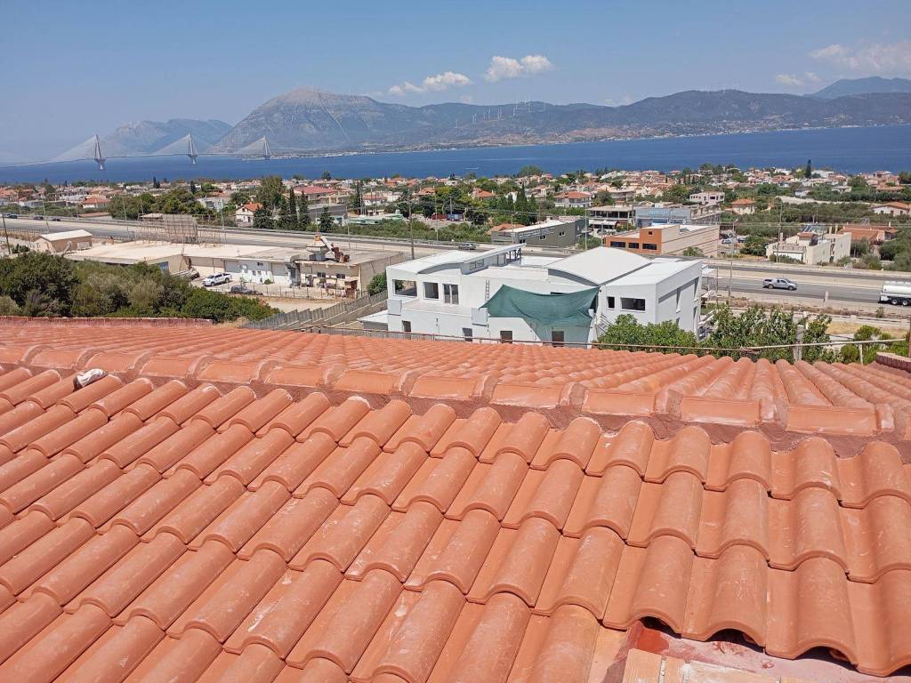 Apopse steges pros thalassa