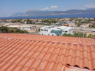 Apopse steges pros thalassa