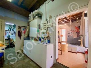 Utility room to kitchen