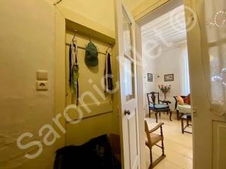 Bed 1 connects with storage room off sitting room