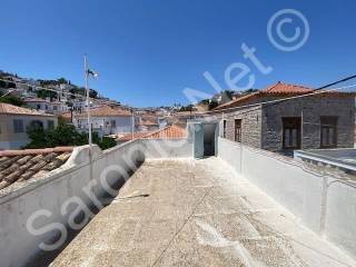 Roof terrace views west