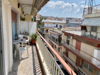 Μπαλκόνι σαλονοκουζίνας