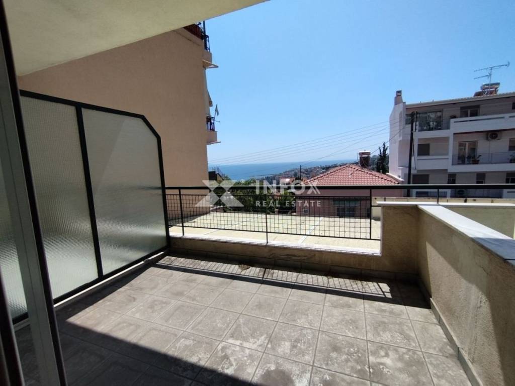 Θέα από μπαλκόνι