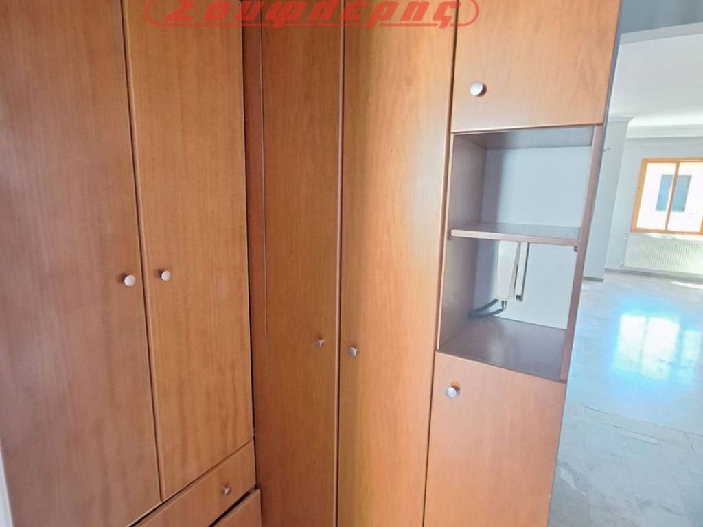 ΕΝΤΟΙΧΙΣΜΕΝΗ ΝΤΟΥΛΑΠΑ