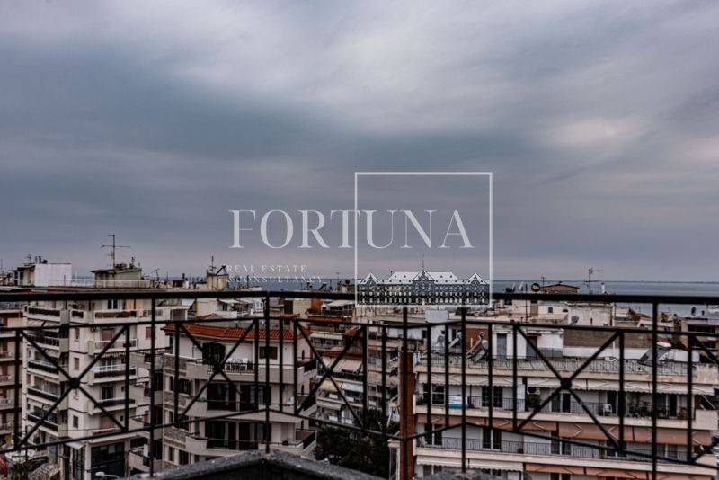 Θέα από μπαλκόνι