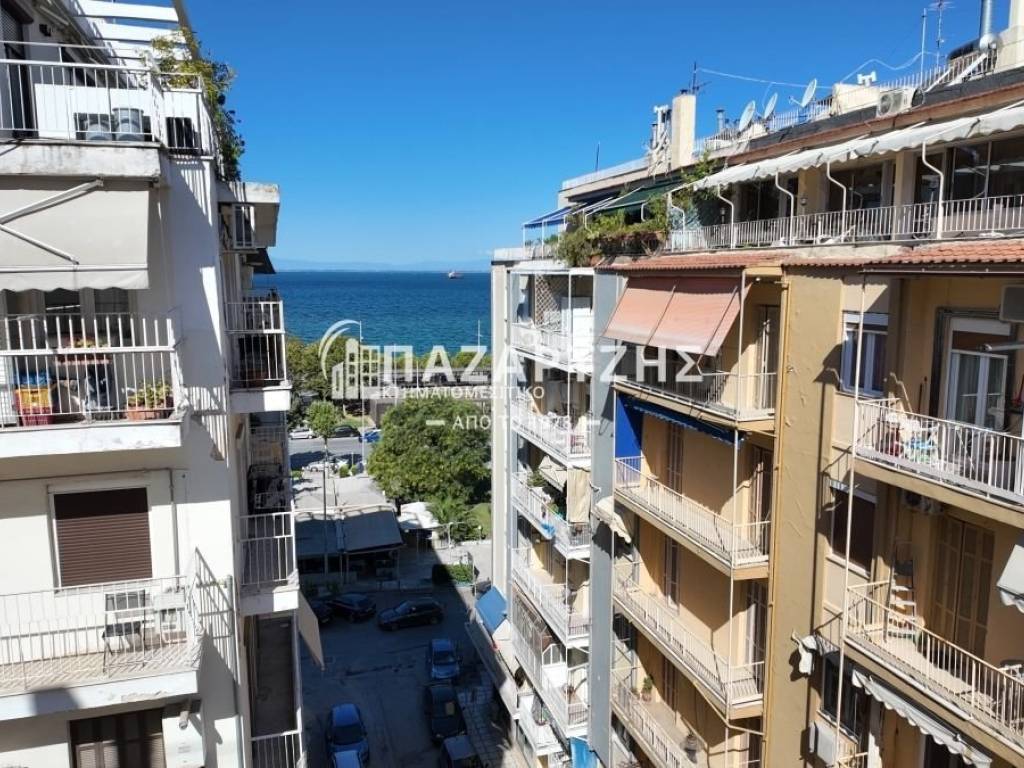 Θέα από μπαλκόνι