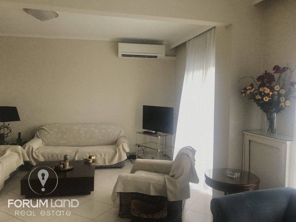 Forumland Real Estate, Σαλόνι