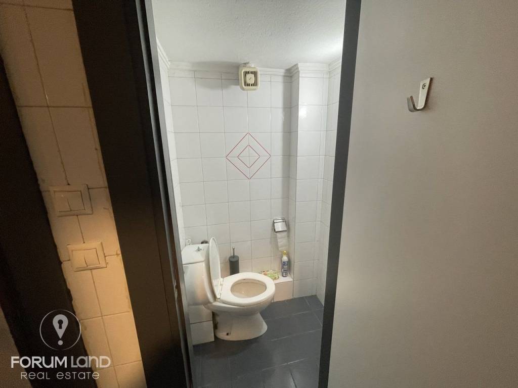 Forumland Real Estate, Μπάνιο