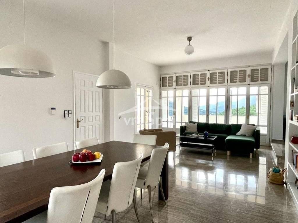 ΚΑΘΙΣΤΙΚΟ &amp; ΤΡΑΠΕΖΑΡΙΑ