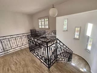 ΕΣΩΤΕΡΙΚΗ ΣΚΑΛΑ