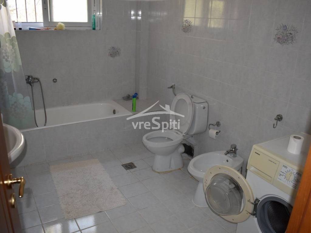 ΛΟΥΤΡΟ ΚΑΤΩ ΕΠΙΠΕΔΟΥ