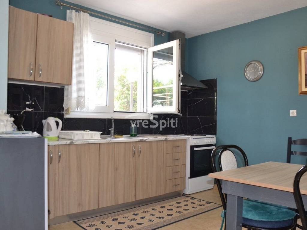 ΚΟΥΖΙΝΑ ΚΑΤΩ ΕΠΙΠΕΔΟΥ